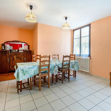 Spacious With Access Semesterbostad